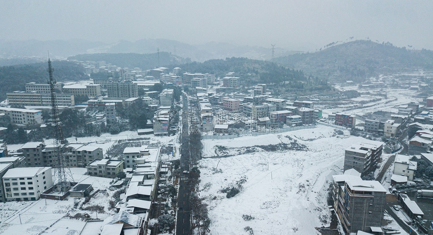 三阁司街上雪景