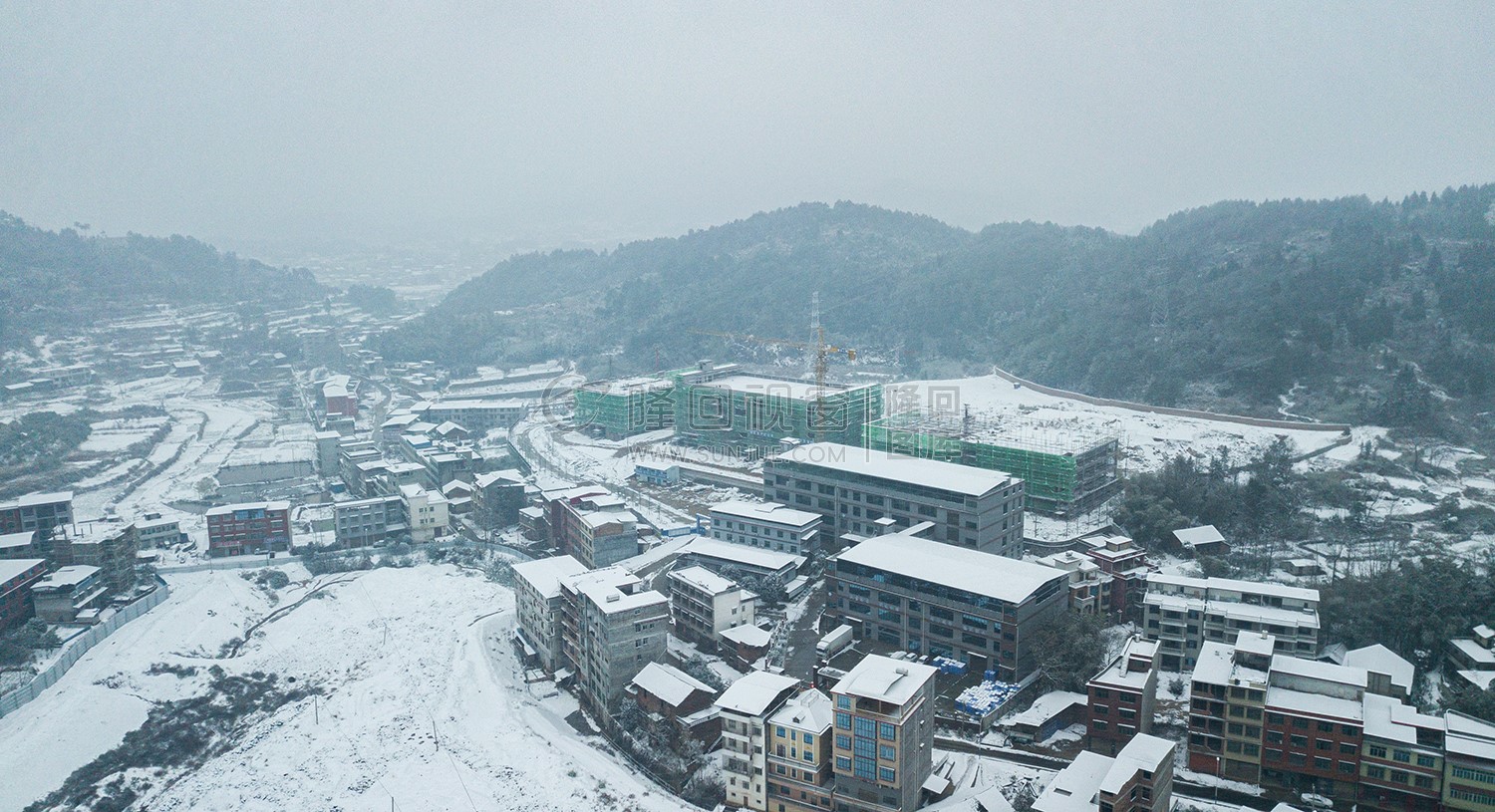 三阁司街上雪景