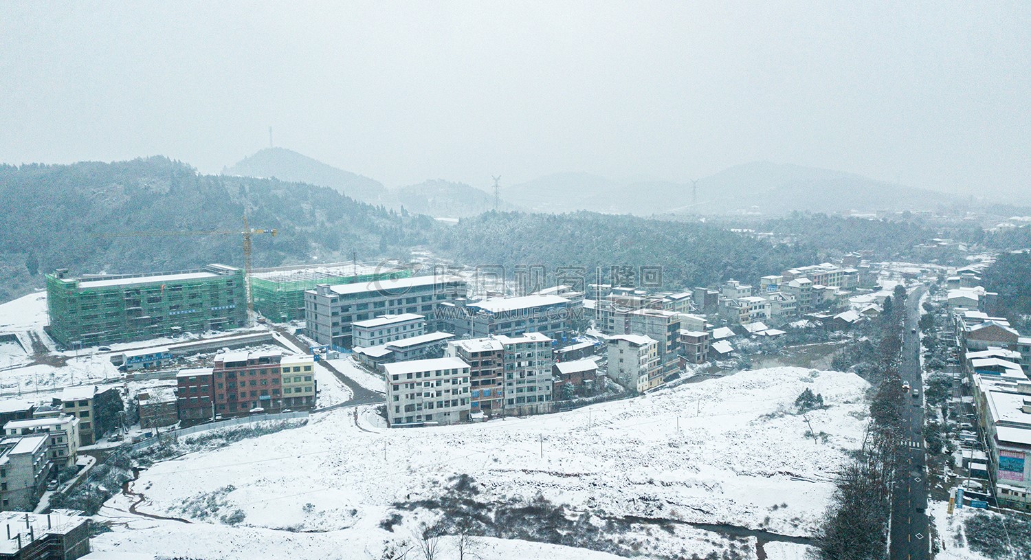 三阁司街上雪景