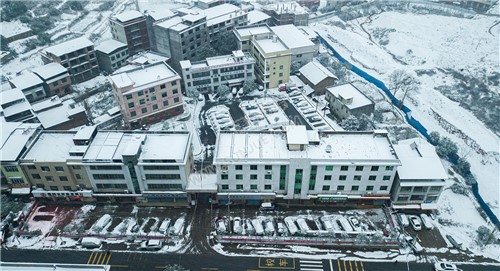 三阁司街上雪景