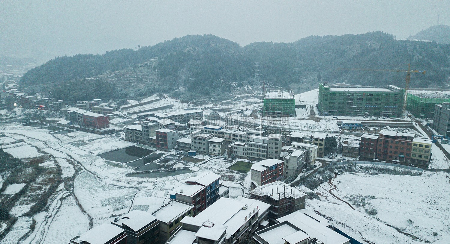三阁司街上雪景