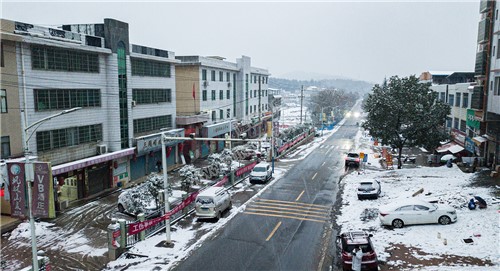 三阁司街上雪景