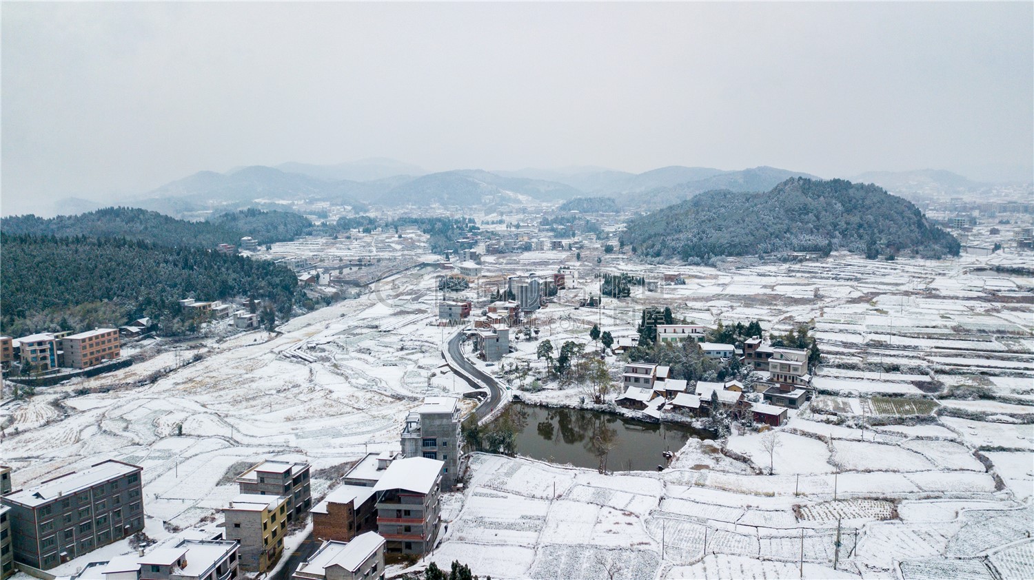 航拍芙蓉山周边雪景