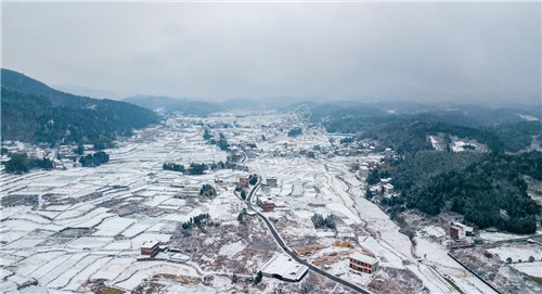 乡村雪景风光