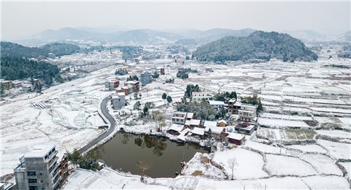 乡村雪景风光