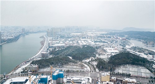 城南工业园方向