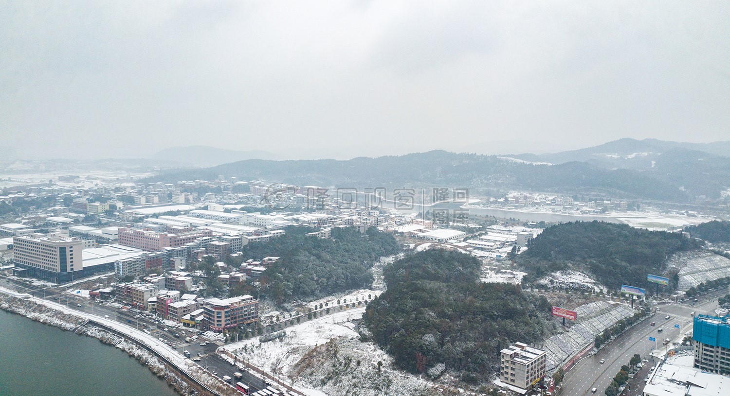 城南工业园河边