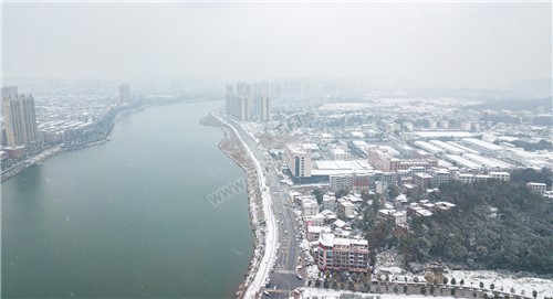 城南工业园河边