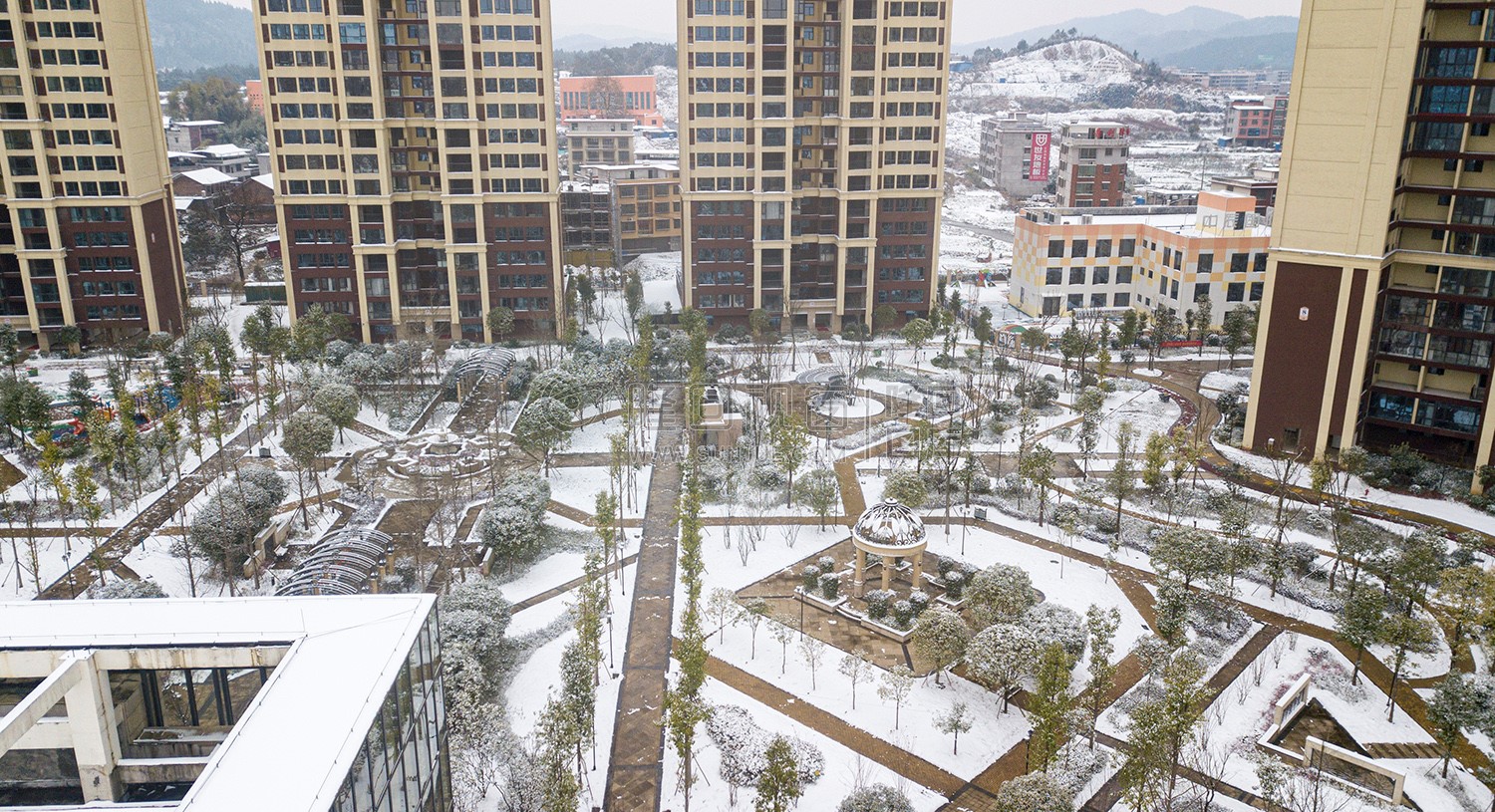 江语城小区花园