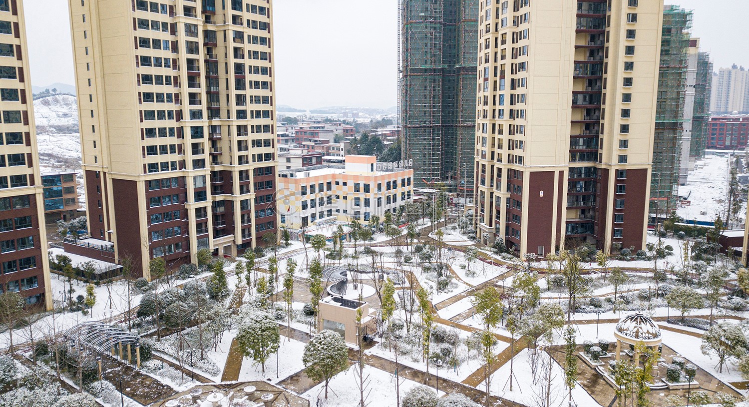 江语城小区花园