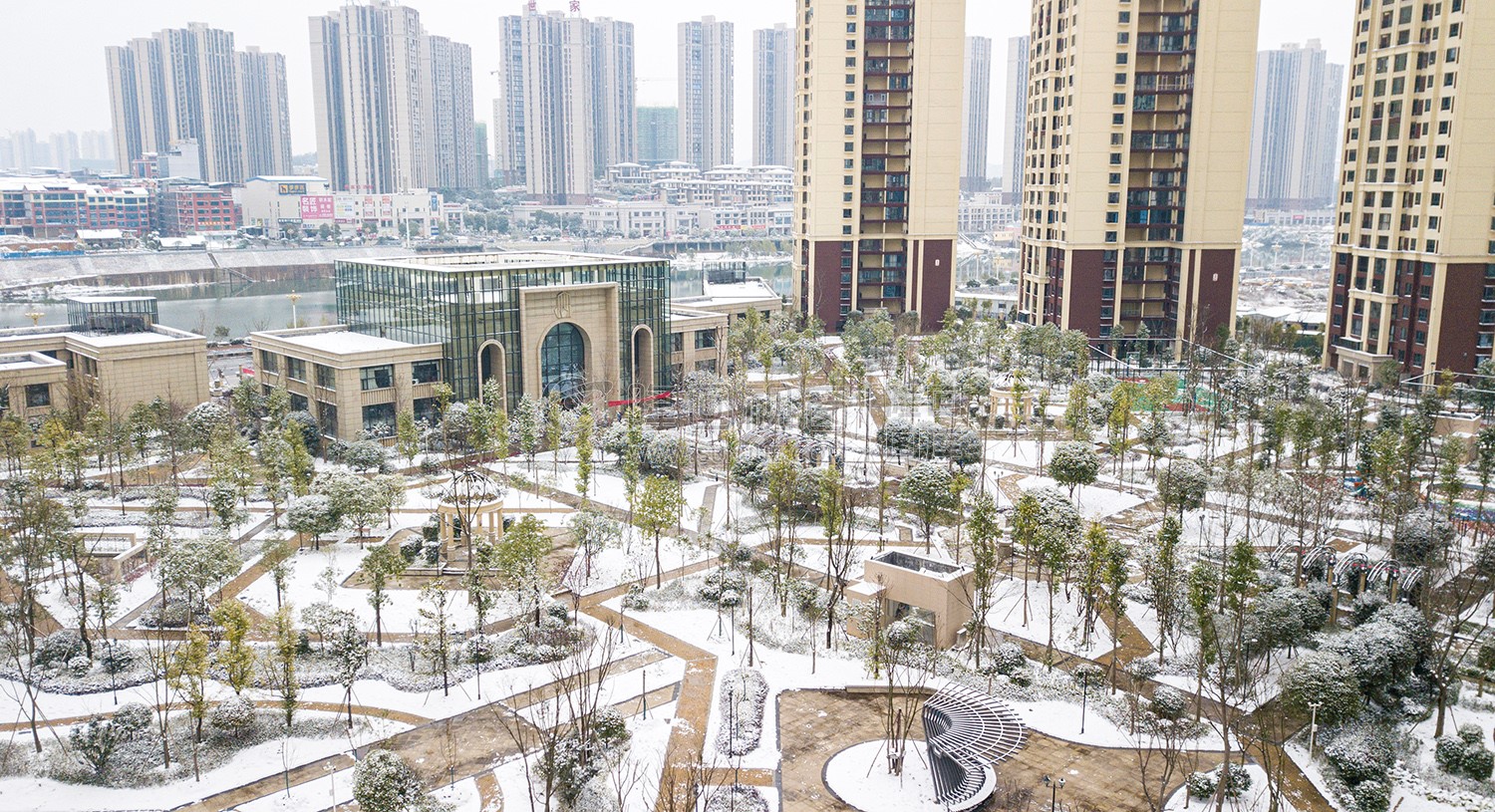 江语城小区花园