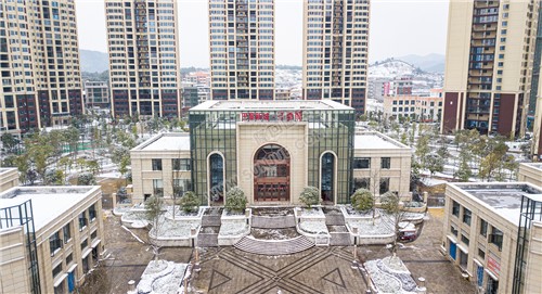 江语城小区大门