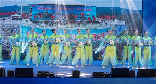 表演唱《向家八大员》