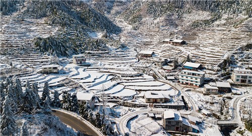 小沙江龙凼村雪景