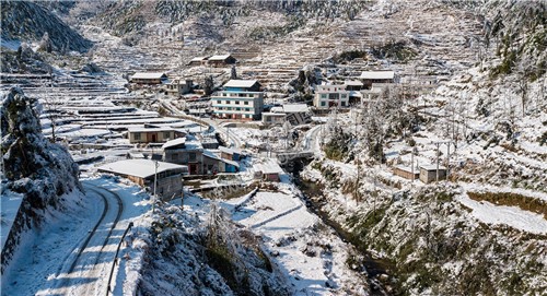 小沙江龙凼村雪景