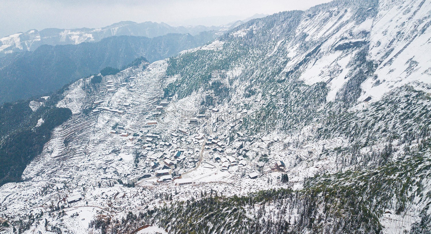 大托村的一组雪景图