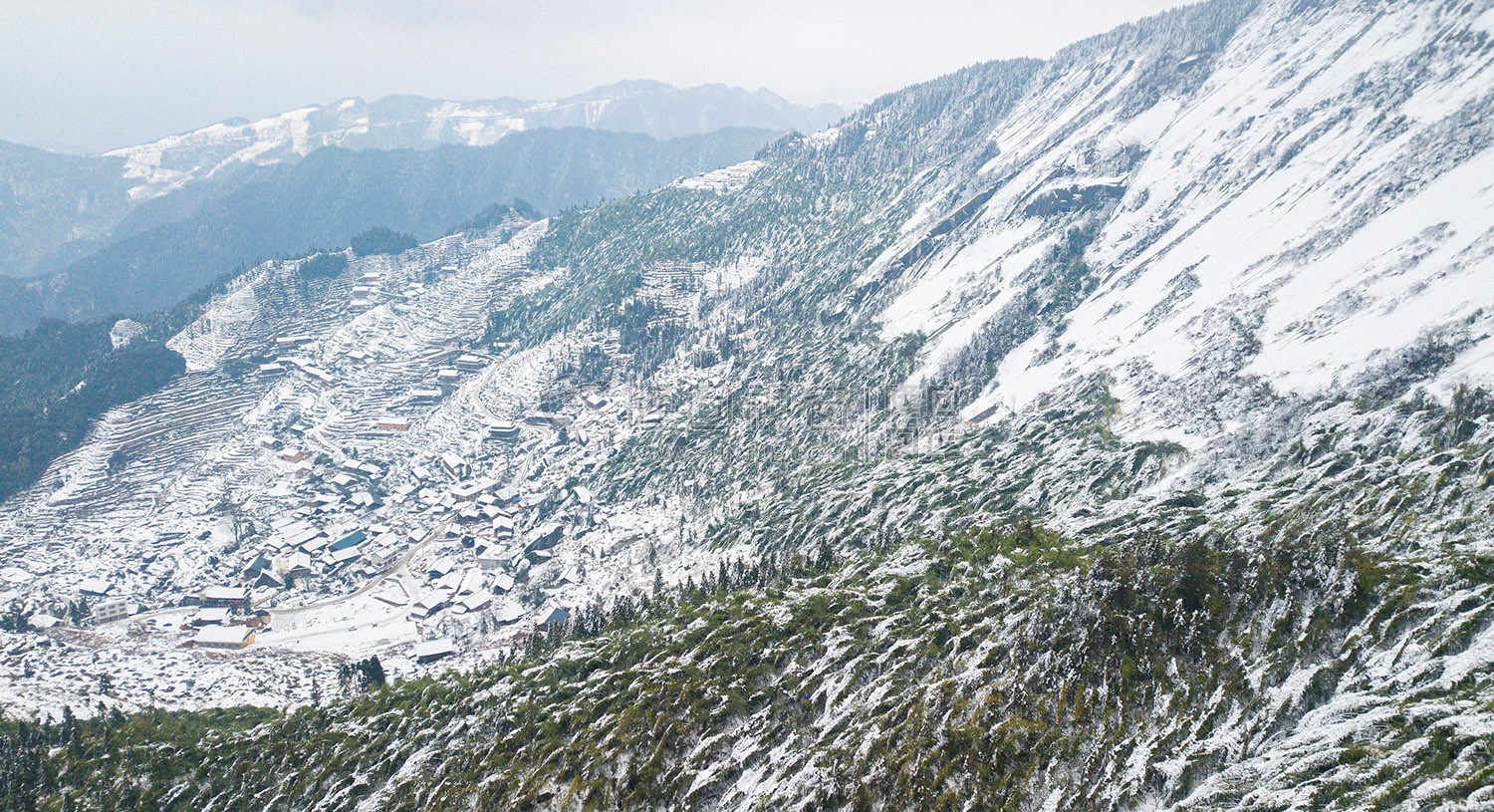 大托村的一组雪景图