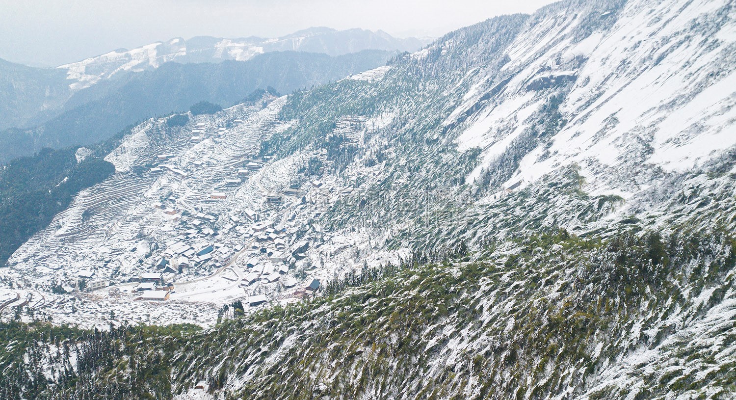 大托村的一组雪景图