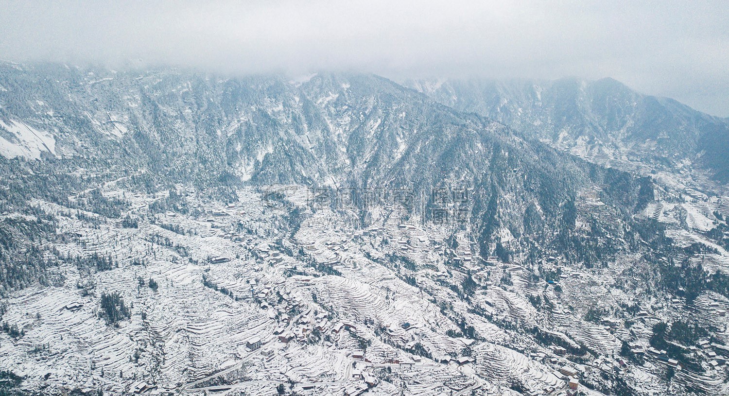 大托村的一组雪景图