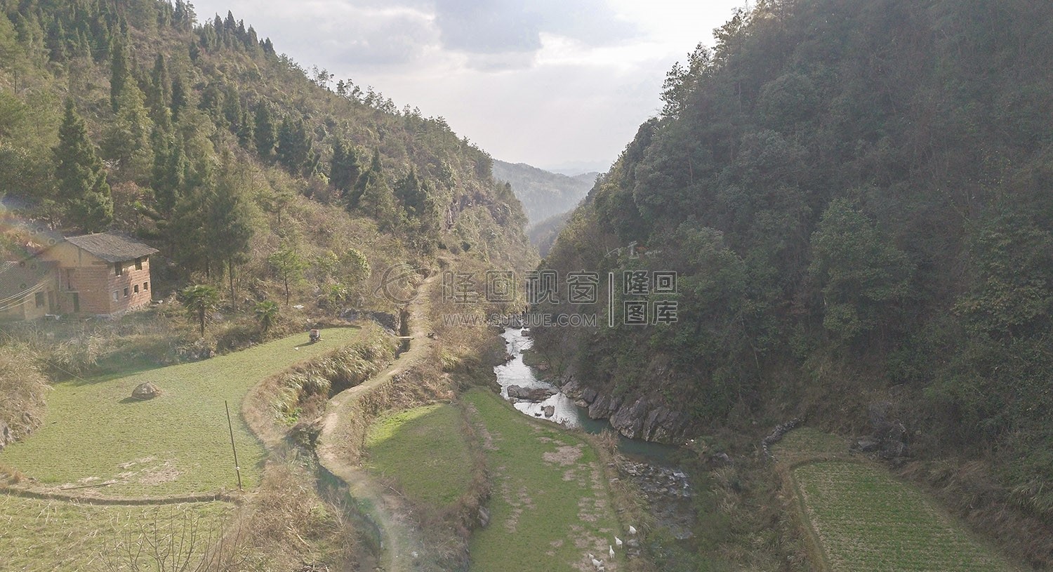 荷香桥聂家瀑布