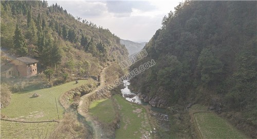 荷香桥聂家瀑布