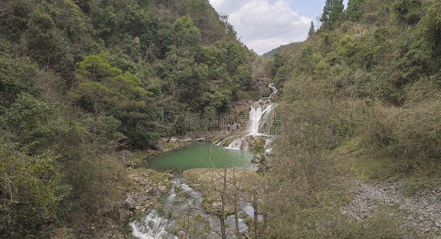 荷香桥聂家瀑布