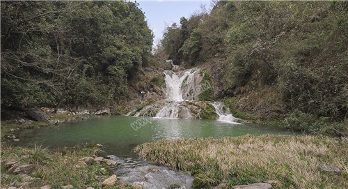 荷香桥聂家瀑布