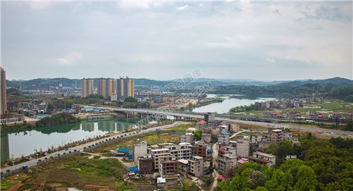紫霞园大桥的夜景，月亮湾夜景