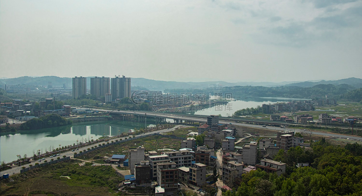 紫霞园大桥的夜景延时，月亮湾夜景