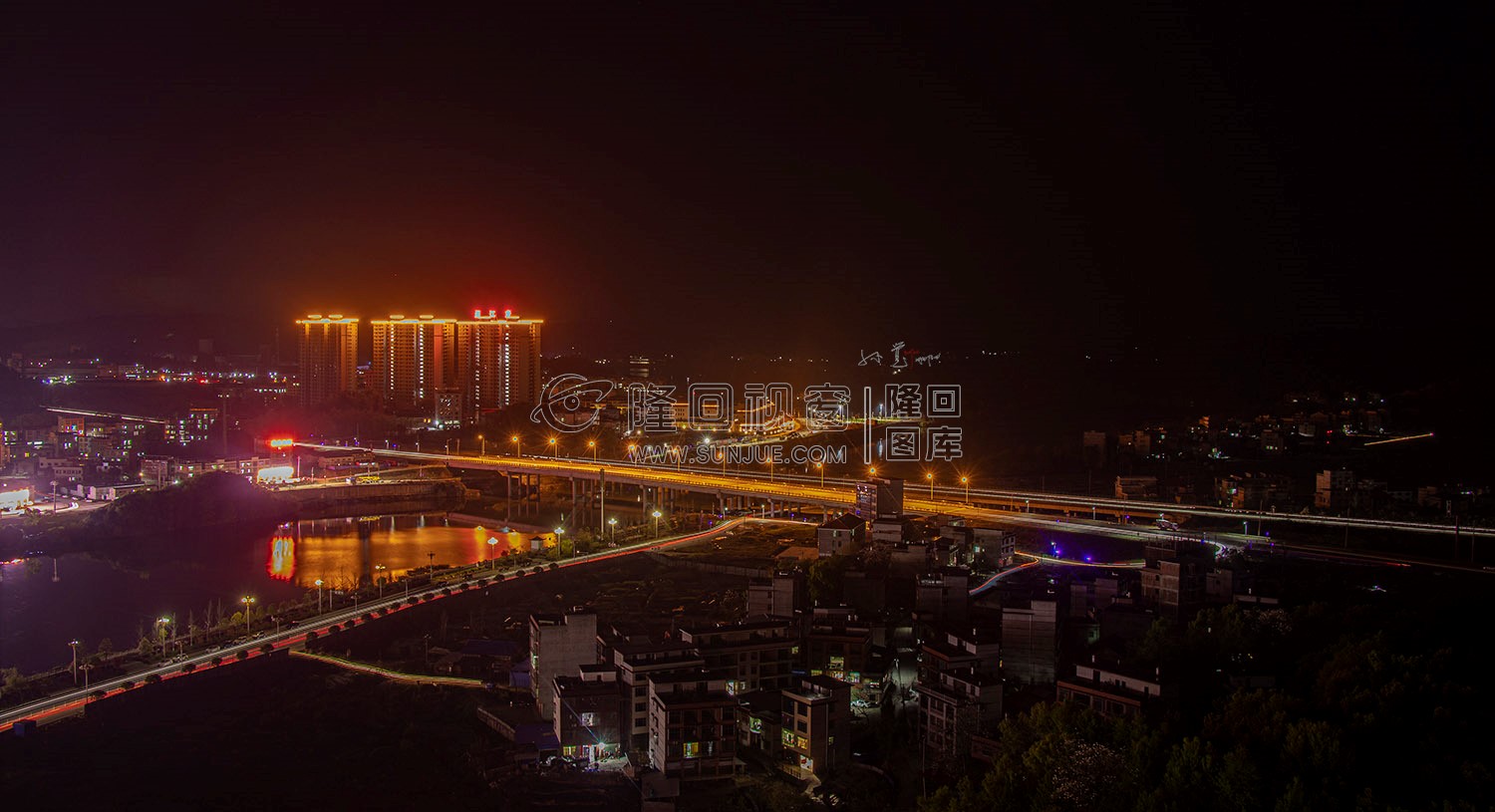 紫霞园大桥的夜景延时，月亮湾夜景