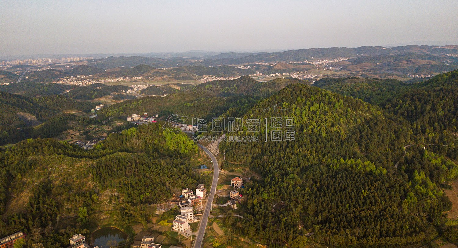 三阁司的凤几山，凤形山，凤金山