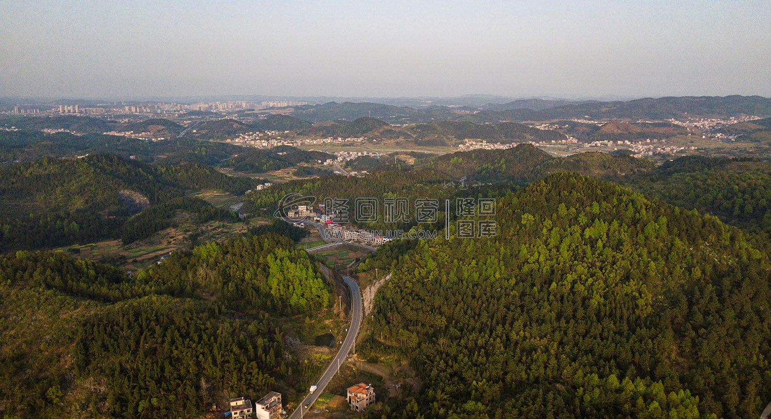 三阁司的凤几山，凤形山，凤金山
