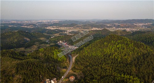 三阁司的凤几山，凤形山，凤金山