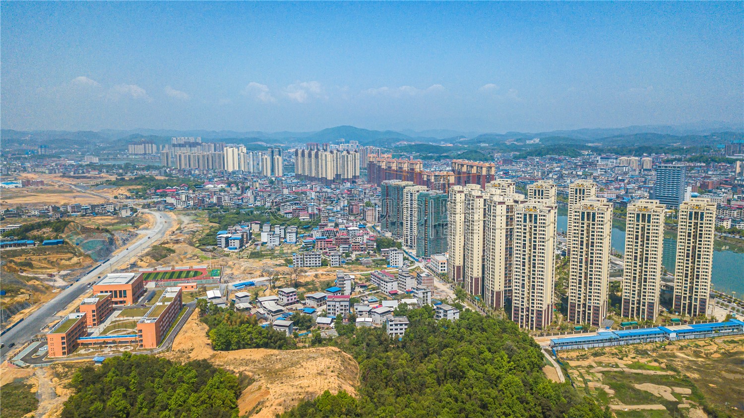 隆回江语城周边