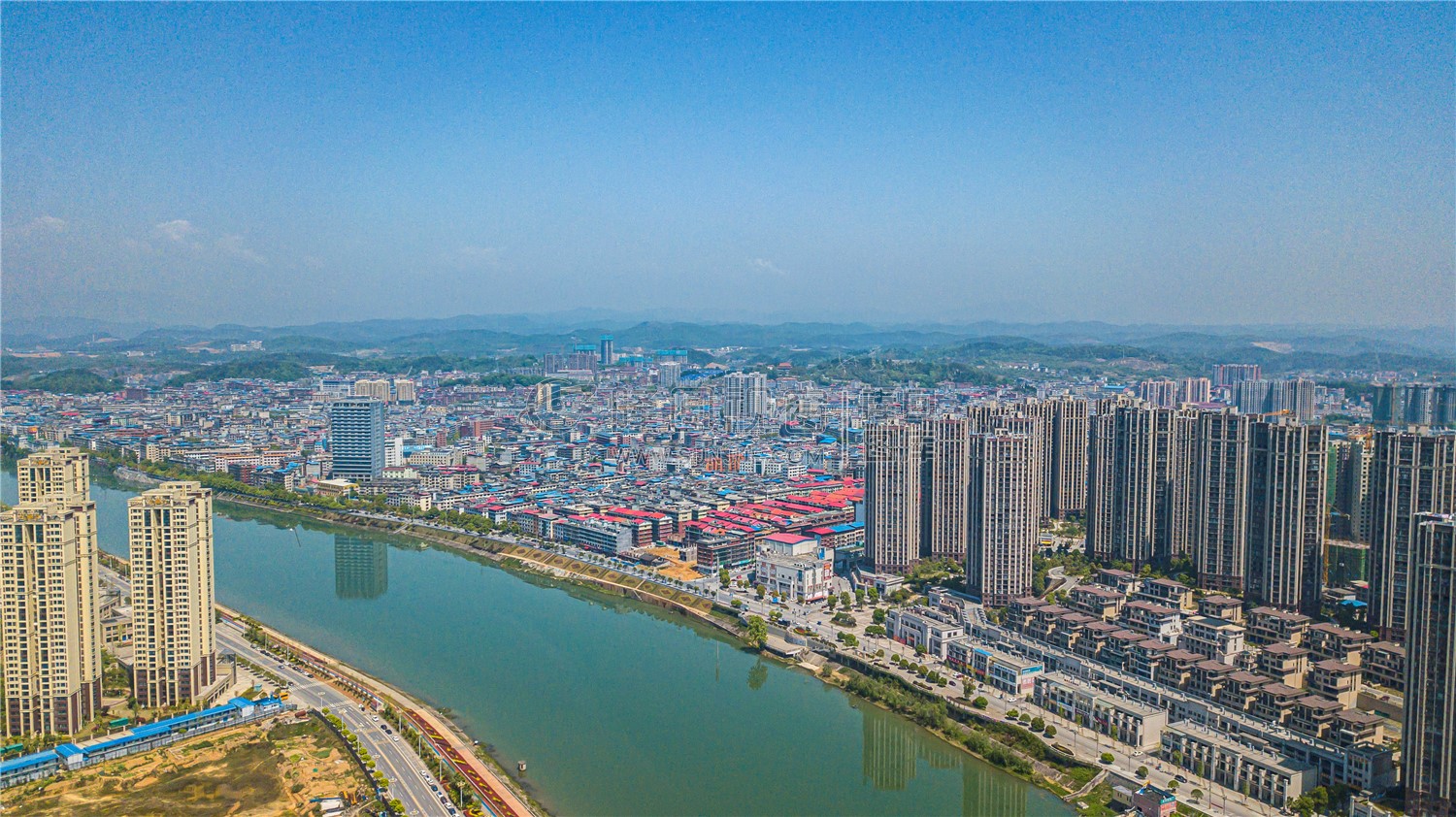 隆回江语城周边