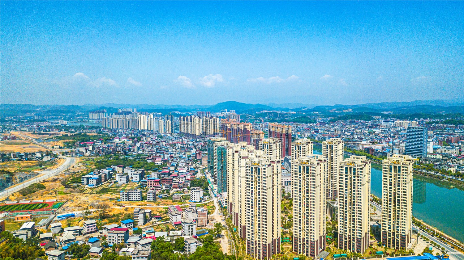 隆回江语城周边