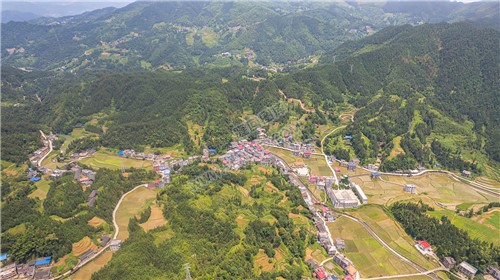 西山村