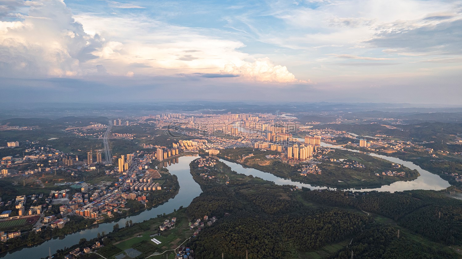 航拍隆回全景，隆回县城的全景图