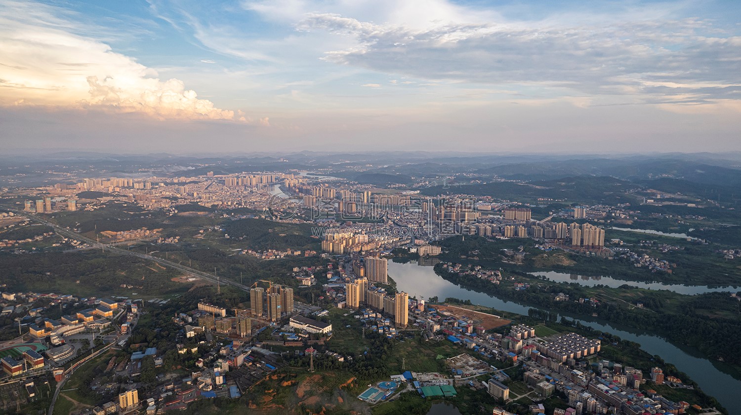 航拍隆回全景，隆回县城的全景图