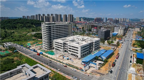 隆回白里路，四家单位落户于此