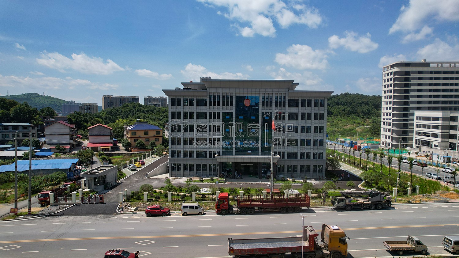 隆回白里路，四家单位落户于此