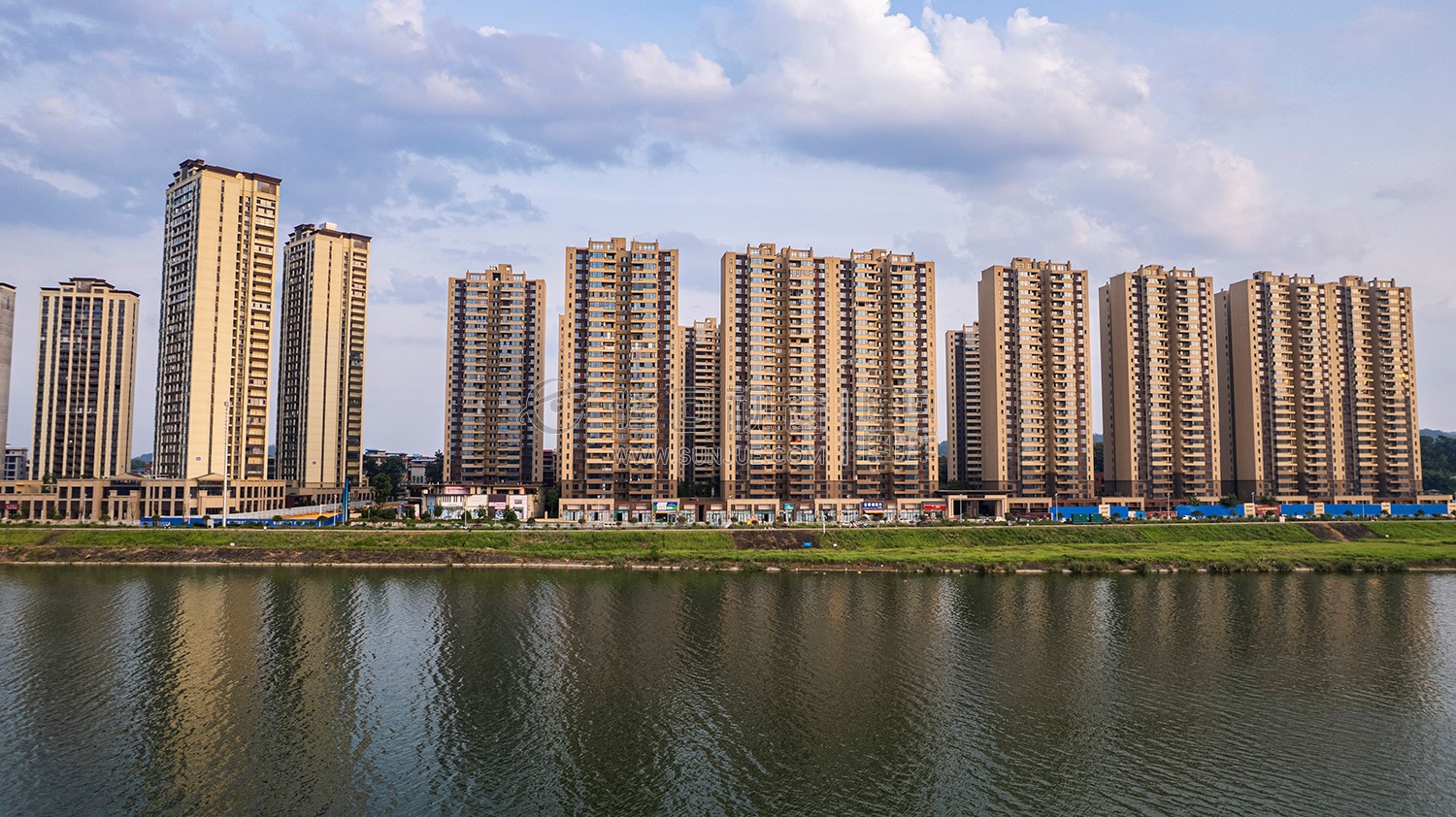 隆回夕阳，赧水河畔的县城风景