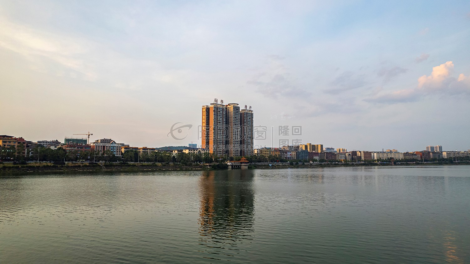 隆回夕阳，赧水河畔的县城风景