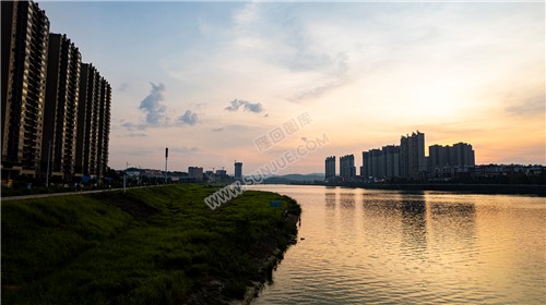隆回夕阳，赧水河畔的县城风景