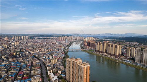 隆回大桥河岸两边风景