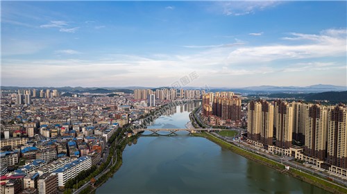隆回大桥河岸两边风景