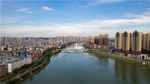 隆回大桥河岸两边风景