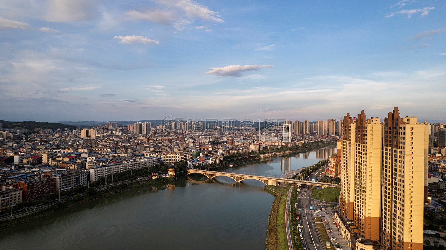 隆回大桥周边金色夕阳