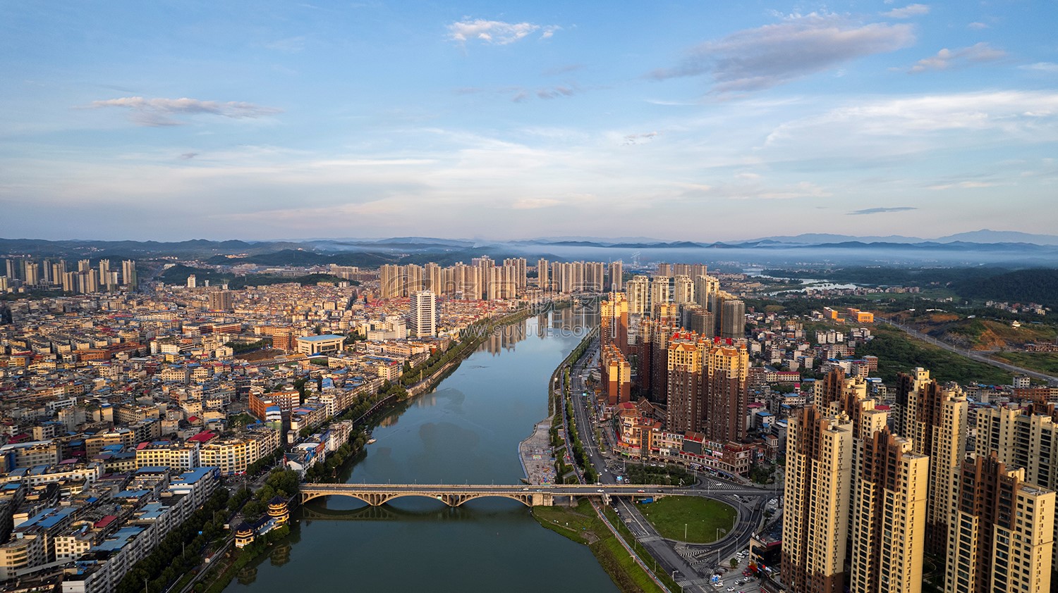 隆回大桥周边金色夕阳