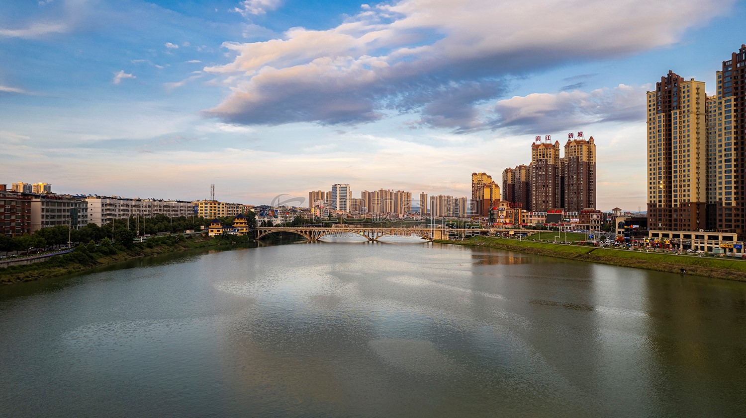 隆回大桥周边金色夕阳